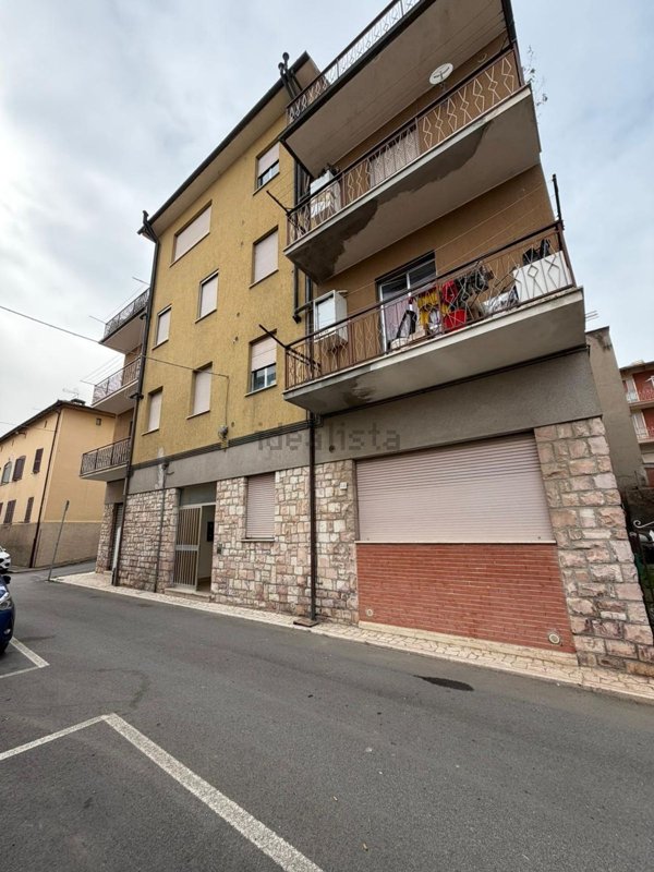 appartamento in vendita ad Orte in zona Orte Scalo