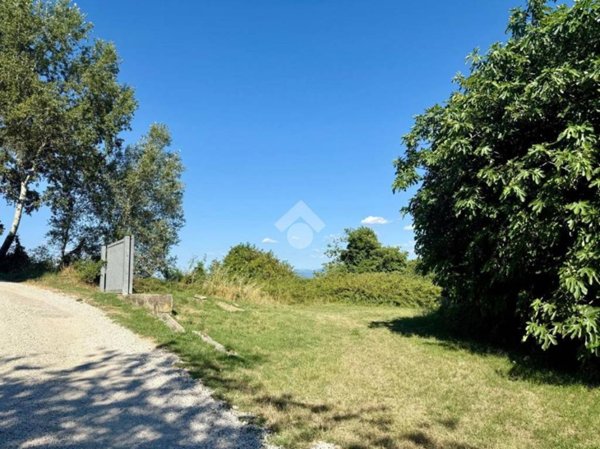 casale in vendita ad Orte