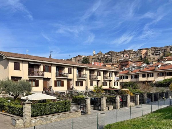 casa indipendente in vendita ad Orte