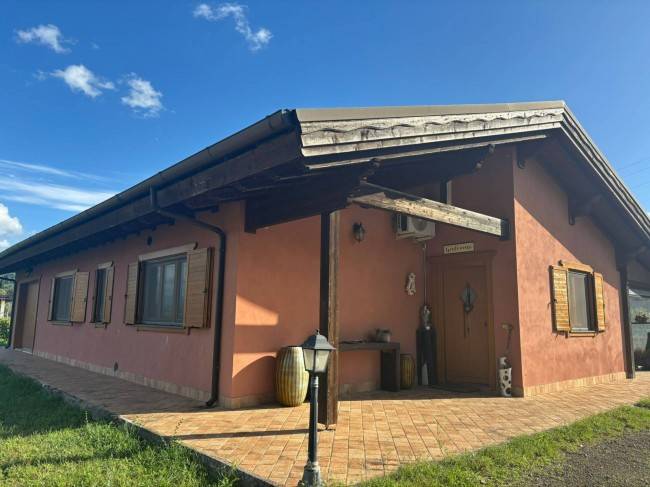 casa indipendente in vendita ad Orte