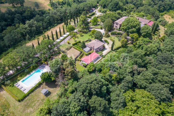 villa in vendita ad Orte