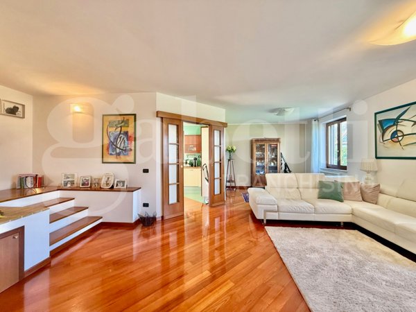 casa indipendente in vendita ad Orte in zona Orte Scalo