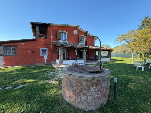 casa indipendente in vendita ad Orte in zona Orte Scalo