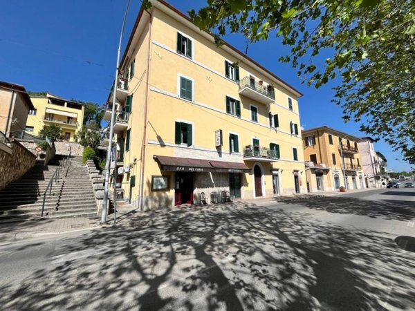 appartamento in vendita ad Orte in zona Orte Scalo