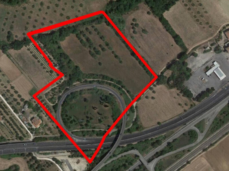 locale di sgombero in vendita ad Orte