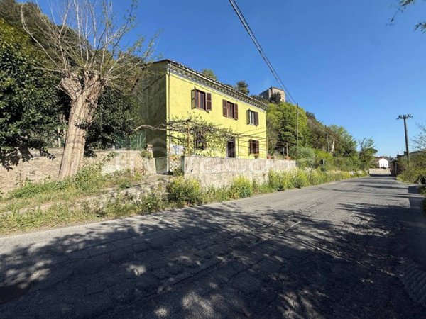 casa indipendente in vendita ad Orte
