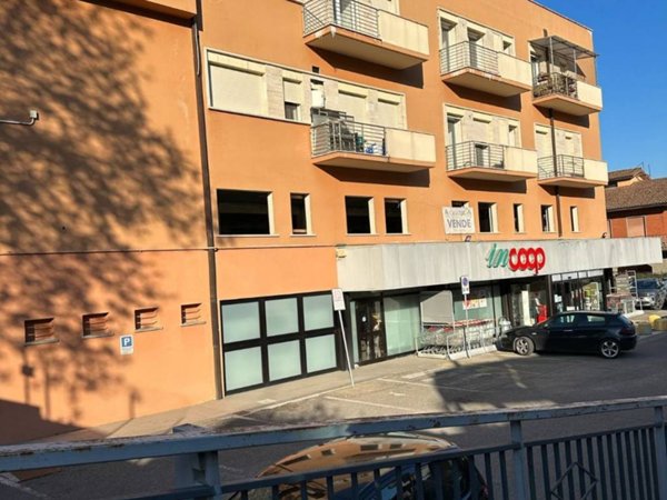 negozio in vendita ad Orte