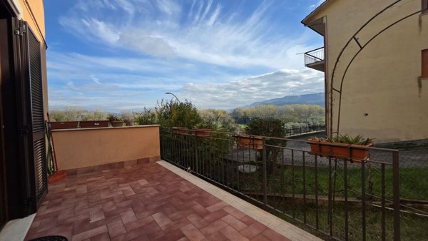 appartamento in vendita ad Orte in zona Orte Scalo