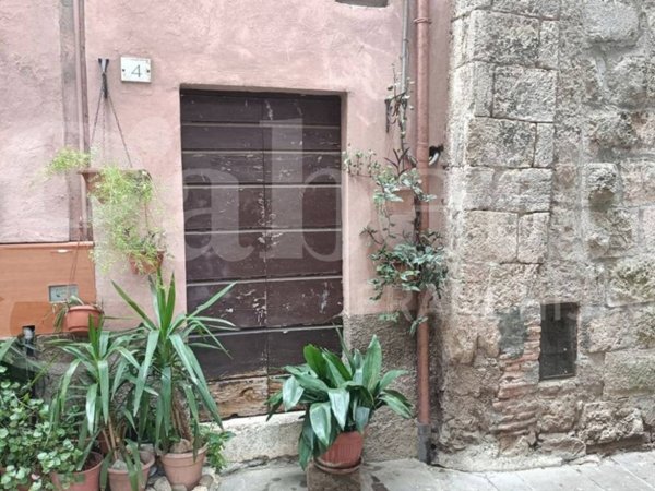 locale commerciale in vendita ad Orte