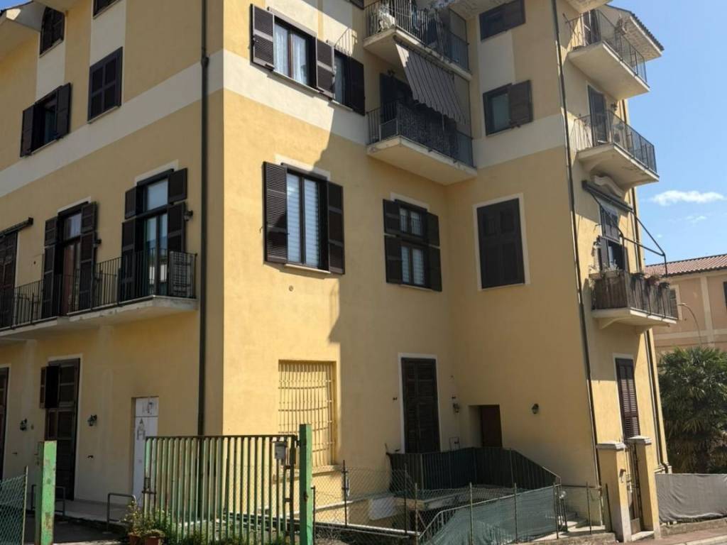 appartamento in vendita ad Orte in zona Orte Scalo