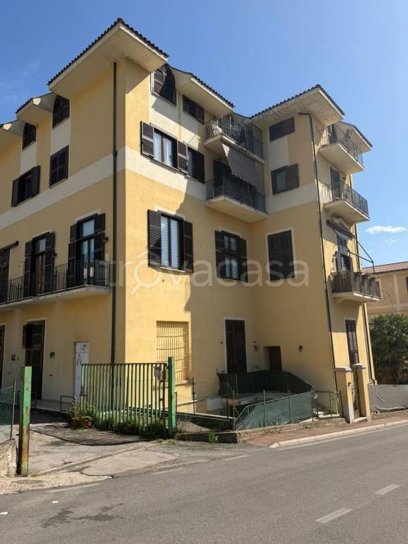 appartamento in vendita ad Orte in zona Orte Scalo