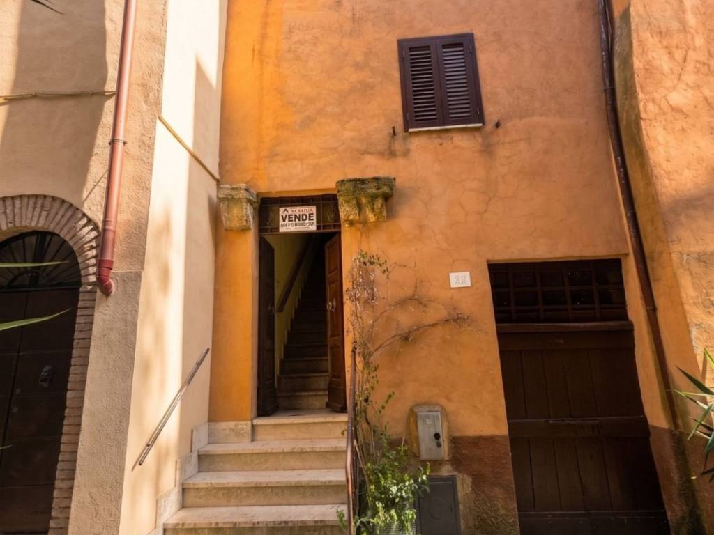 appartamento in vendita ad Orte