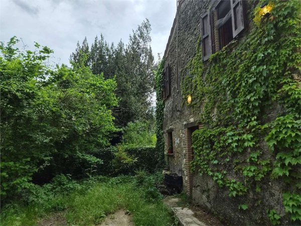 casale in vendita ad Orte