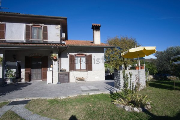 casa indipendente in vendita ad Orte