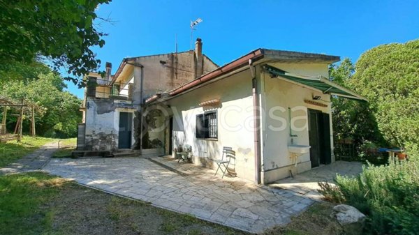 casa indipendente in vendita ad Orte