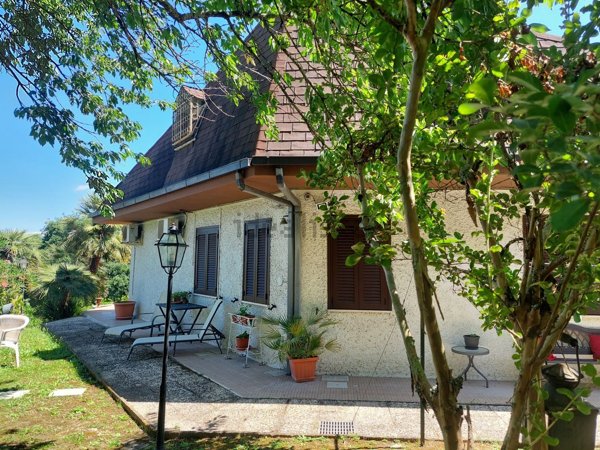 casa indipendente in vendita ad Orte