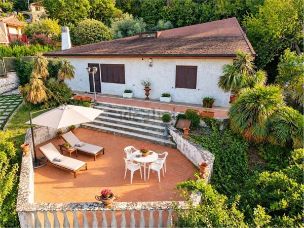 casa indipendente in vendita ad Orte