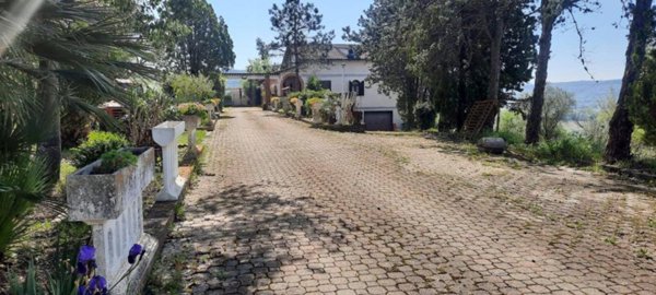 casa indipendente in vendita ad Orte in zona Orte Scalo
