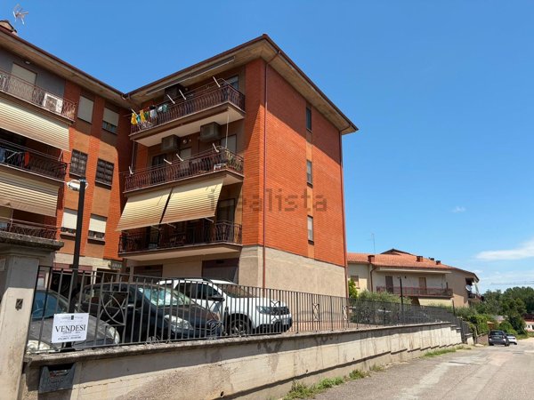 locale di sgombero in vendita ad Orte in zona Orte Scalo