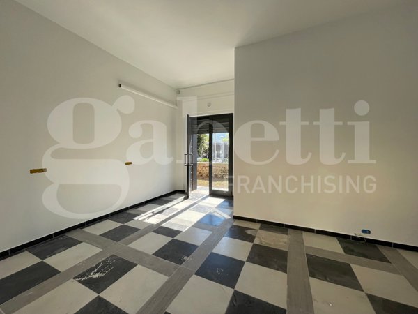 locale commerciale in vendita ad Orte in zona Orte Scalo
