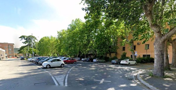 negozio in vendita ad Orte in zona Orte Scalo