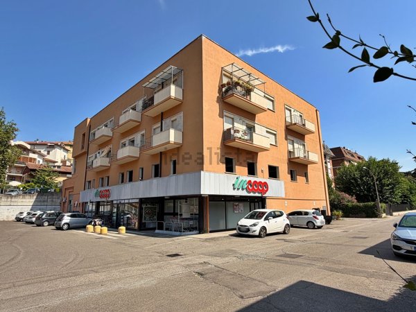 locale commerciale in vendita ad Orte in zona Orte Scalo