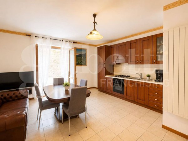 appartamento in vendita ad Orte in zona Orte Scalo