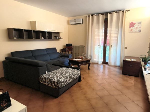 appartamento in vendita ad Orte in zona Orte Scalo