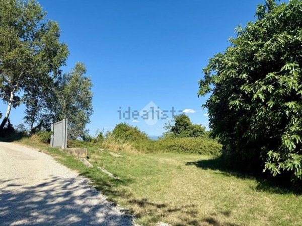 casale in vendita ad Orte