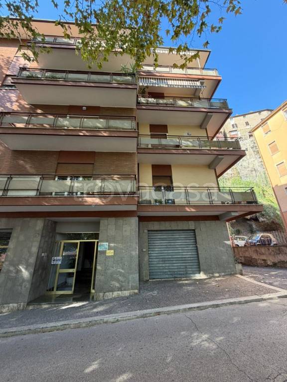 appartamento in vendita ad Orte in zona Orte Scalo