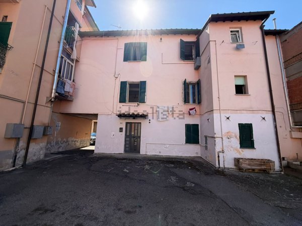 appartamento in vendita ad Orte in zona Orte Scalo
