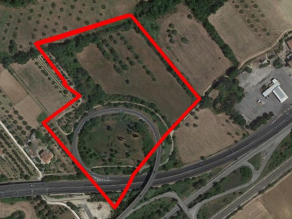 locale di sgombero in vendita ad Orte