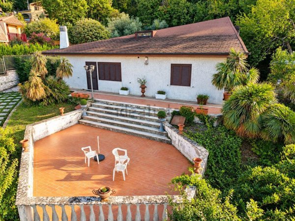 casa indipendente in vendita ad Orte