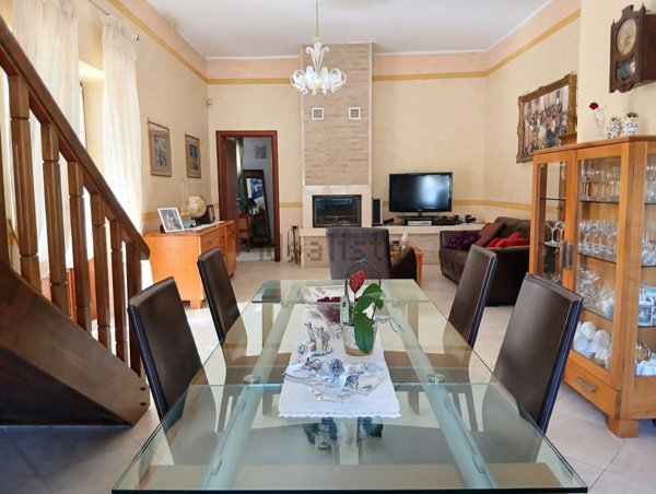 casa indipendente in vendita ad Orte