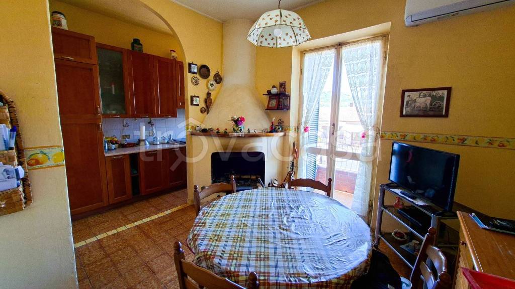 appartamento in vendita ad Orte in zona Orte Scalo