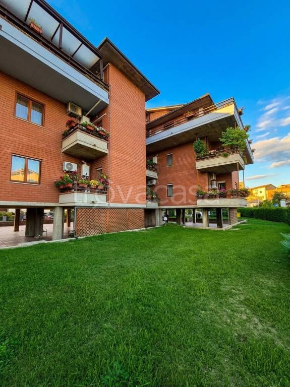 appartamento in vendita ad Orte in zona Orte Scalo