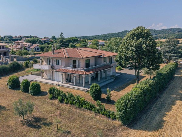 casa indipendente in vendita a Piansano