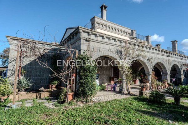 casa indipendente in vendita a Piansano