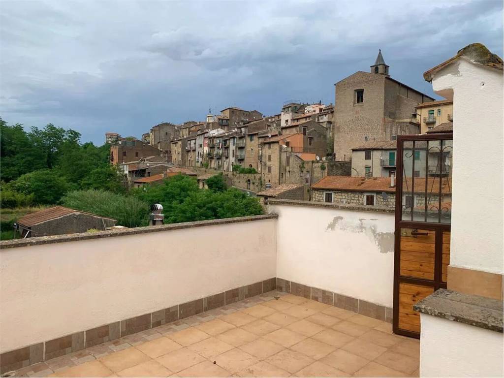 casa indipendente in vendita a Piansano
