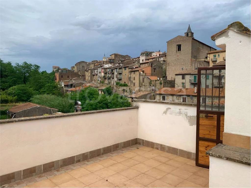casa indipendente in vendita a Piansano
