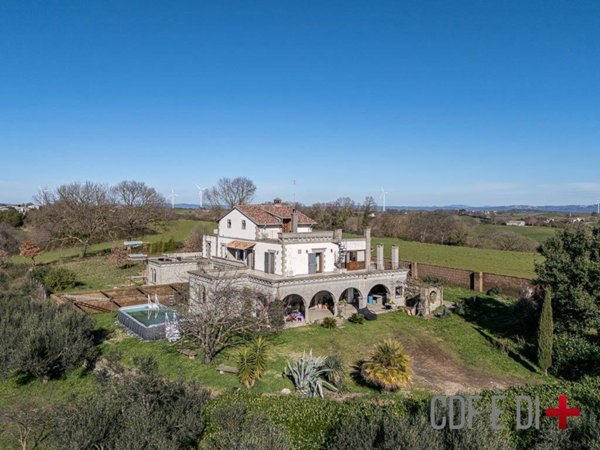 casa indipendente in vendita a Piansano