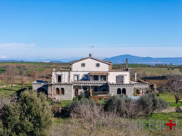 casa indipendente in vendita a Piansano