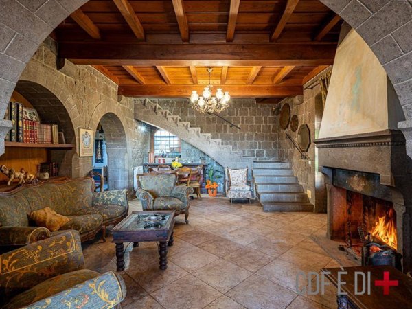 casa indipendente in vendita a Piansano
