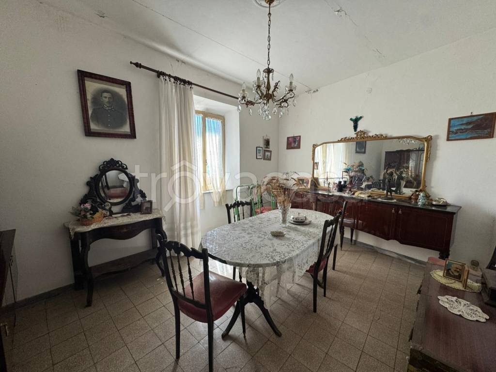 casa indipendente in vendita a Piansano