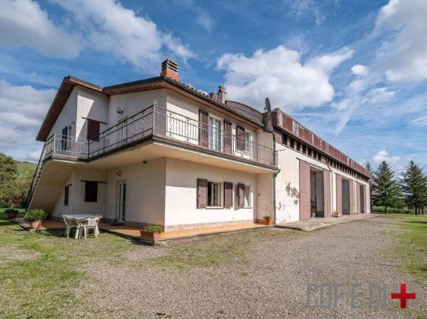 casa indipendente in vendita a Proceno