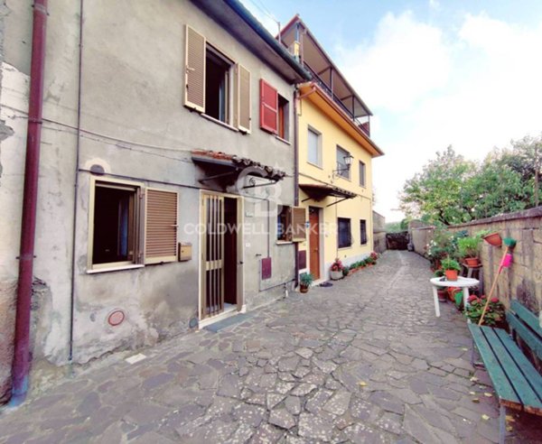 casa indipendente in vendita a Proceno