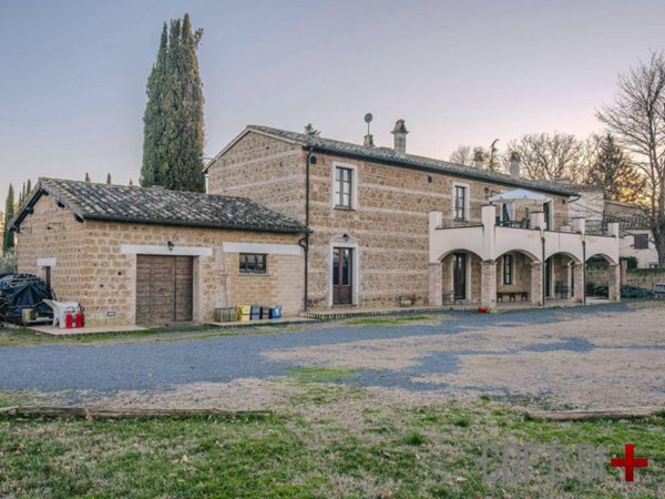 casa indipendente in vendita a Proceno