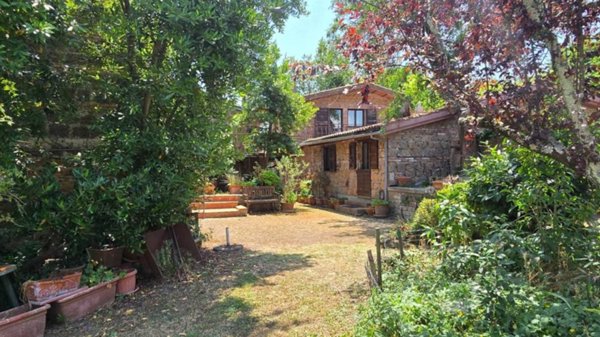 casa indipendente in vendita a Proceno