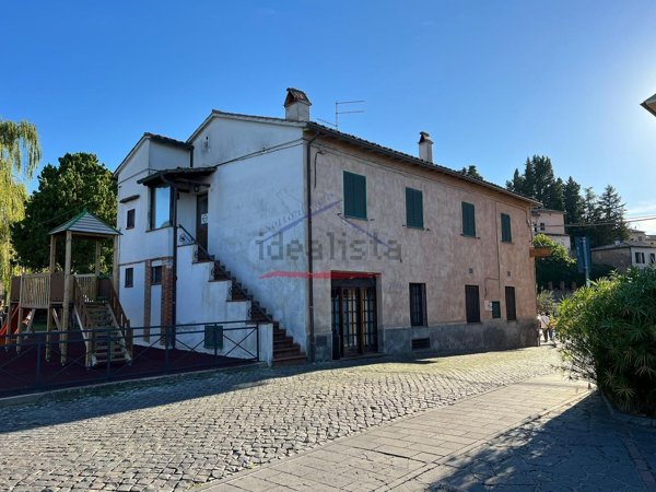 locale commerciale in vendita a Proceno