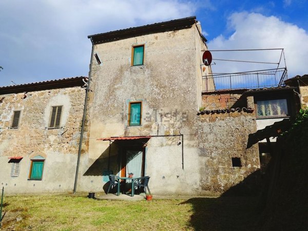 casa indipendente in vendita a Proceno in zona Centeno